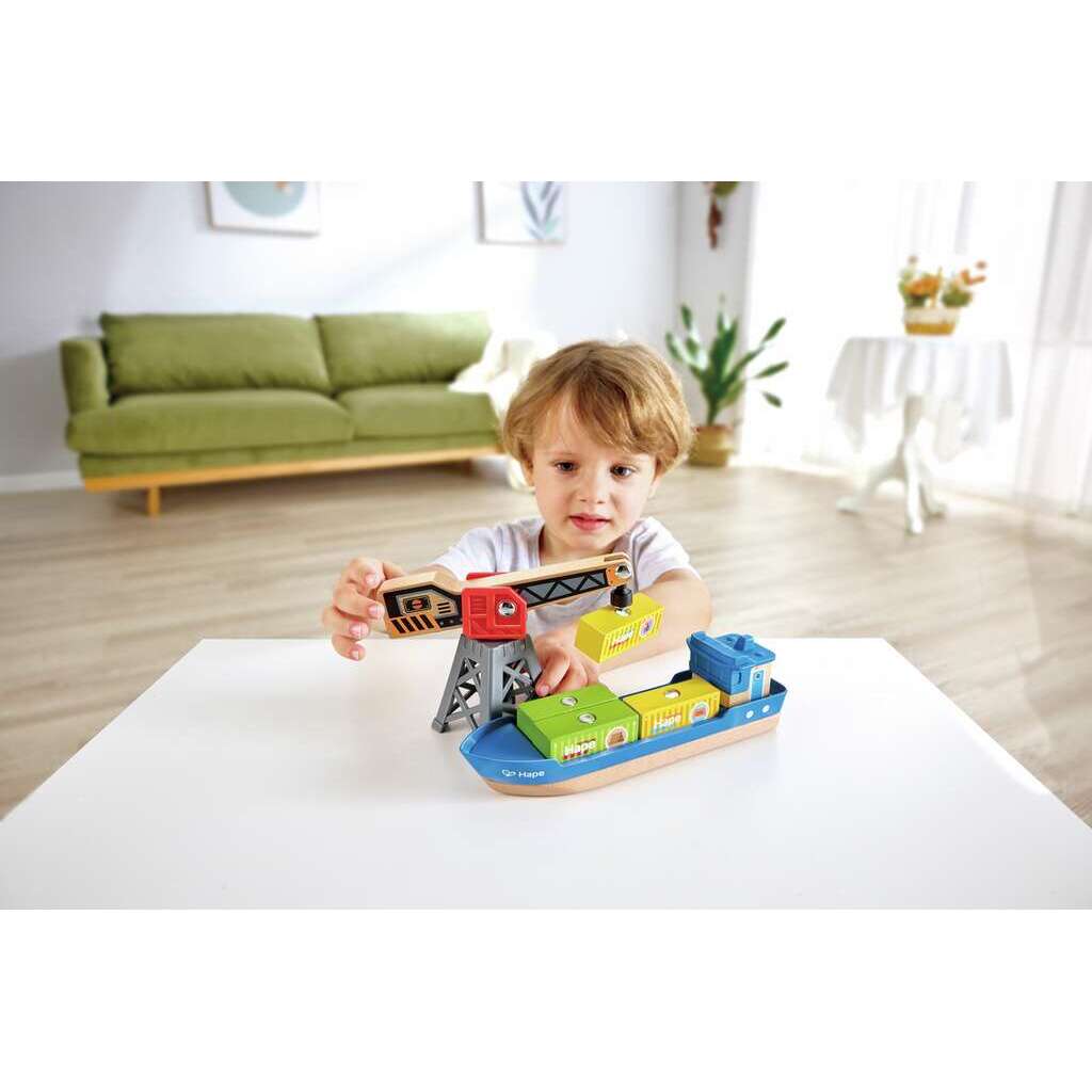 Buque de carga y grúa Buque de carga y grúa